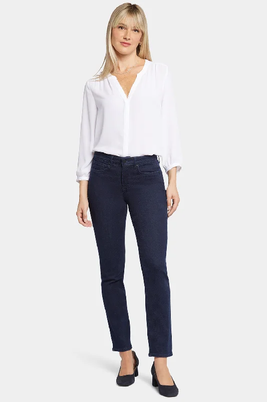 Sheri Slim Jeans In Petite - Rinse